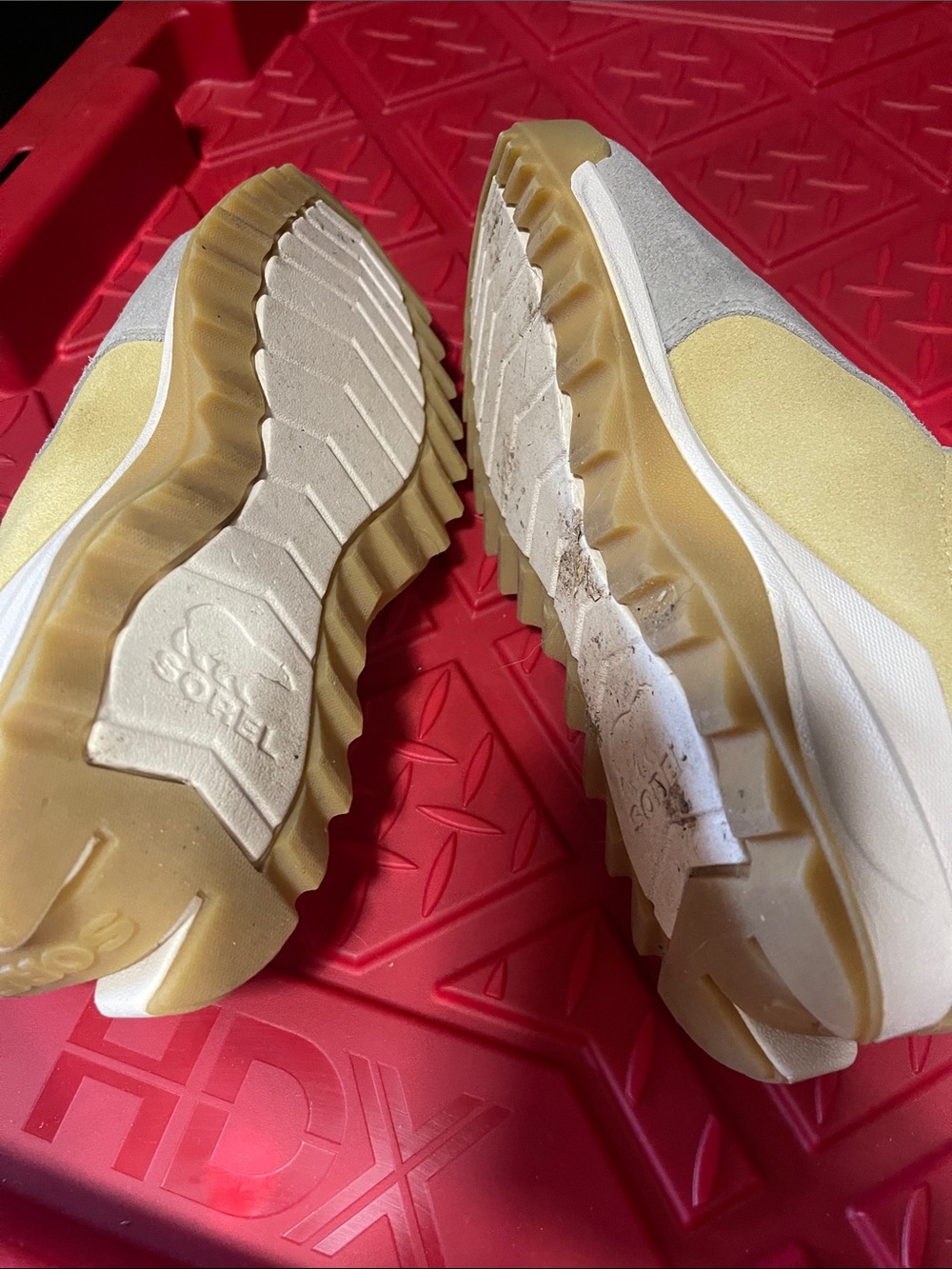 Sorel Beige Suede Sneaker with White Sole and Neon Yellow Pull Tab sz8 - Picture 3 of 8